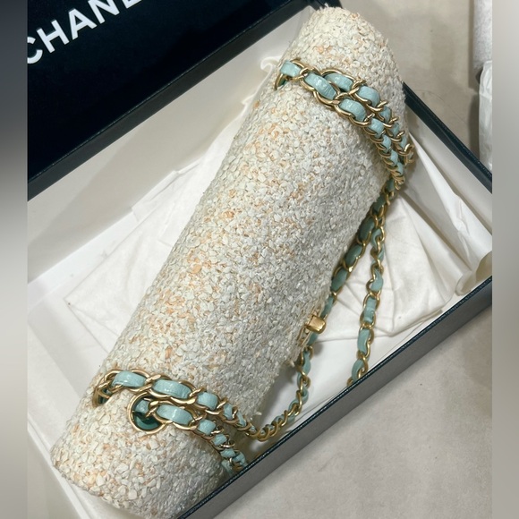 Chanel Classic Tweed Double Flap Bag - Picture 8 of 16